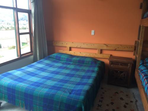 Imagen de la habitación del Hotel Caba&ntilde;as San Cayetano. Foto 2