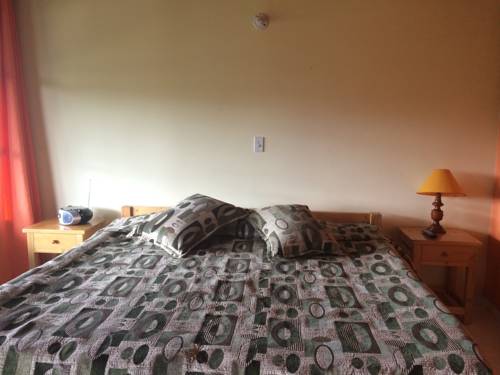 Imagen de la habitación del Hotel Caba&ntilde;as San Cayetano. Foto 3