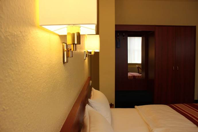 Imagen de la habitación del Hotel Cabo. Foto 8