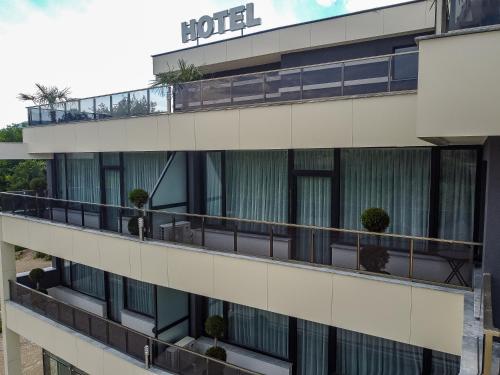 Imagen general del Hotel Caesar 2. Foto 1