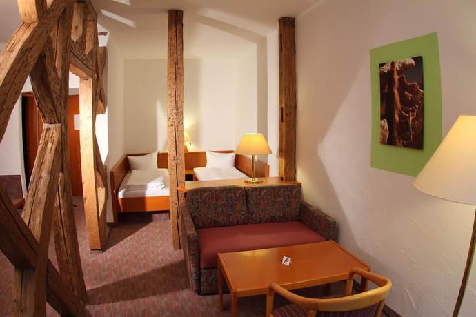 Imagen de la habitación del Hotel Caf&eacute; Adler. Foto 11