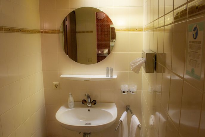 Imagen de la habitación del Hotel Caf&eacute; Adler. Foto 12