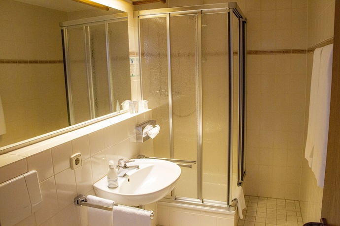 Imagen de la habitación del Hotel Caf&eacute; Adler. Foto 19