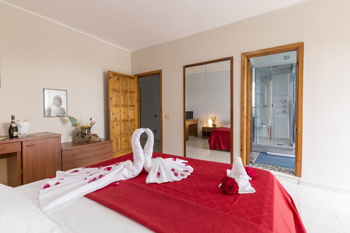 Imagen de la habitación del Hotel Calabrisella. Foto 5