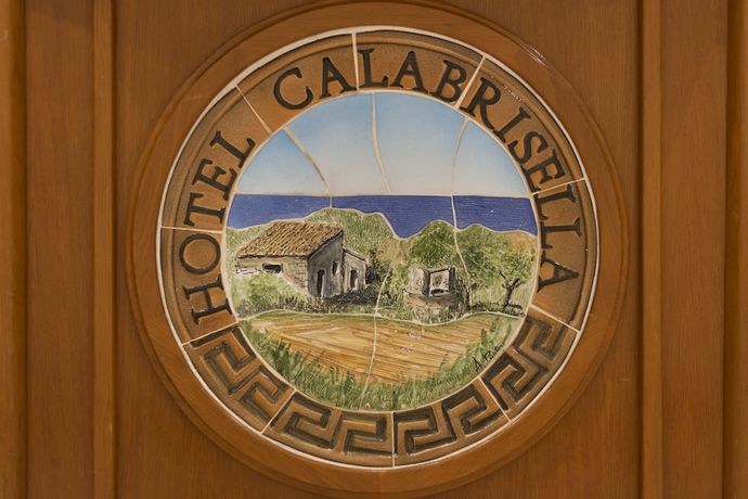 Imagen de los interiores del Hotel Calabrisella. Foto 14