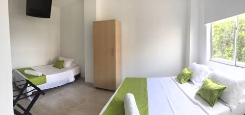 Imagen de la habitación del Hotel Calarca Plus. Foto 4