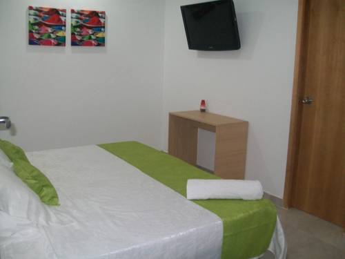 Imagen de la habitación del Hotel Calarca Plus. Foto 6