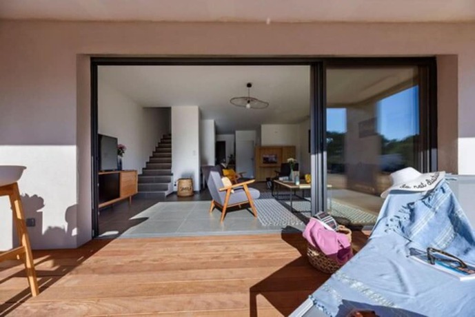 Imagen de la habitación del Hotel Calarossa Bay Resort. Foto 9