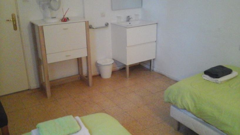 Imagen de la habitación del Hotel California, BEZIERS. Foto 8