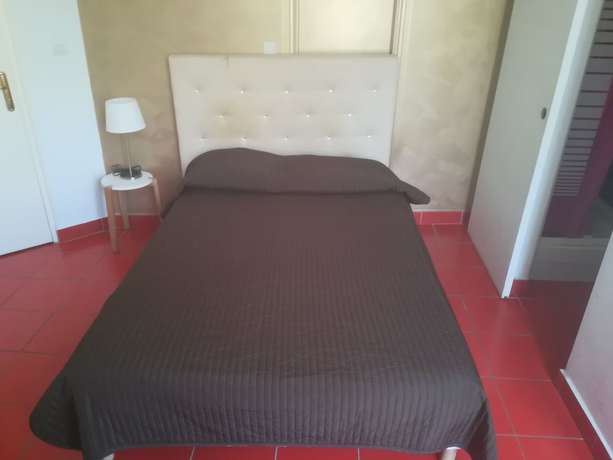 Imagen de la habitación del Hotel California, BEZIERS. Foto 12