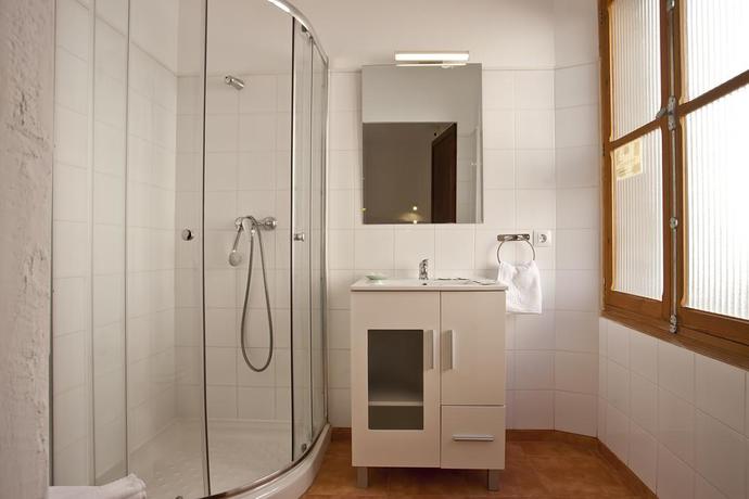 Imagen de la habitación del Hotel Can Moragues De Sóller. Foto 5