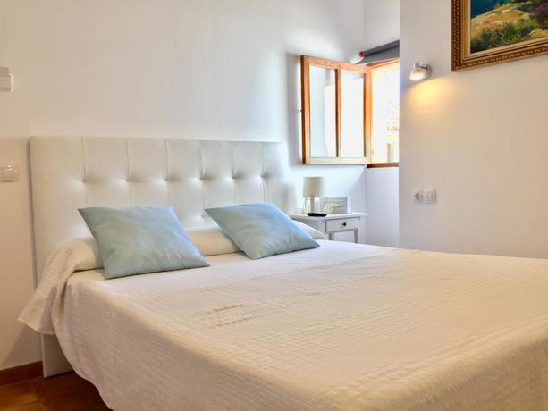 Imagen de la habitación del Hotel Can Moragues De Sóller. Foto 8
