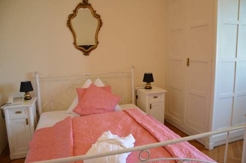Imagen de la habitación del Hotel Carinthia Velden. Foto 4