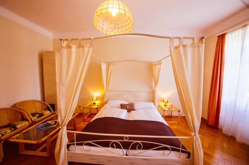 Imagen de la habitación del Hotel Carinthia Velden. Foto 12
