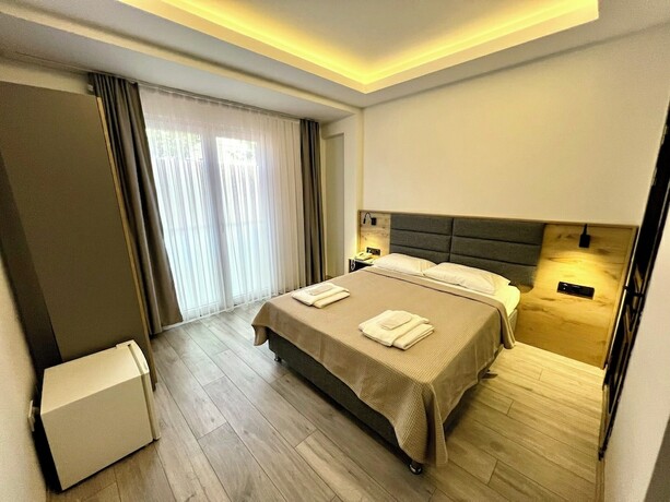 Imagen de la habitación del Hotel Carla. Foto 8
