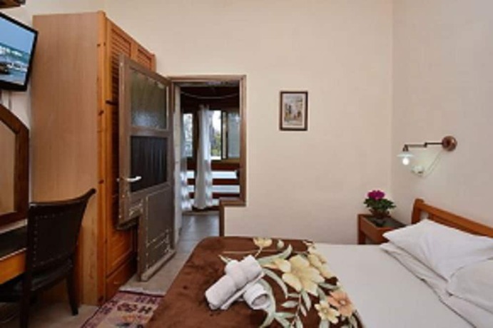 Imagen de la habitación del Hotel Carmel. Foto 3