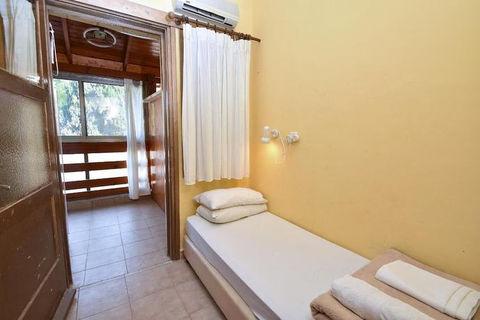 Imagen de la habitación del Hotel Carmel. Foto 4