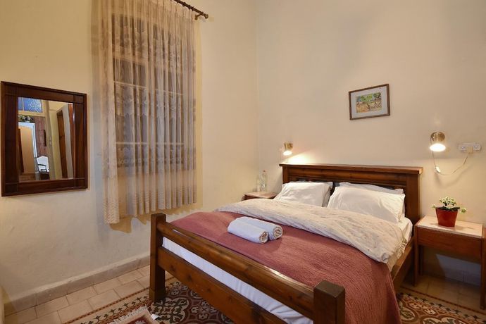 Imagen de la habitación del Hotel Carmel. Foto 11