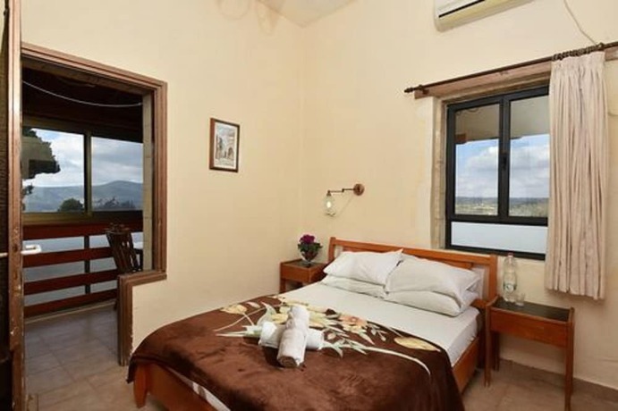 Imagen de la habitación del Hotel Carmel. Foto 12
