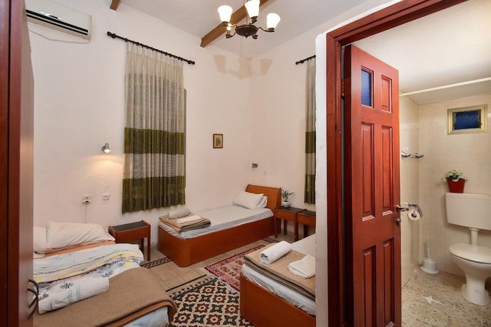 Imagen de la habitación del Hotel Carmel. Foto 15