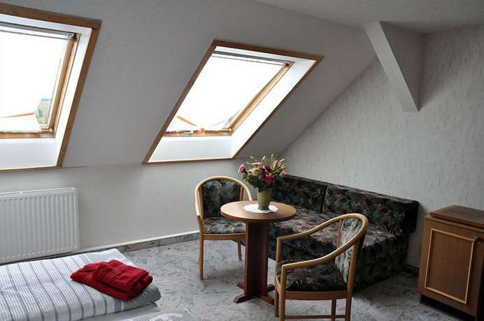 Imagen de la habitación del Hotel Carola. Foto 12