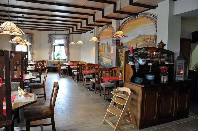 Imagen del bar/restaurante del Hotel Carola. Foto 6