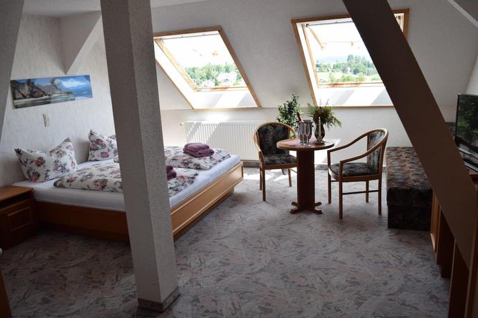 Imagen de la habitación del Hotel Carola. Foto 17