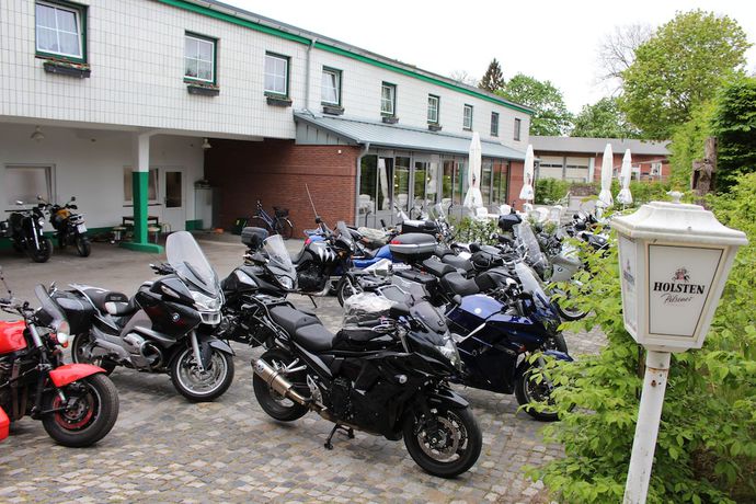 Imagen de los exteriores del Hotel Carstens. Foto 14