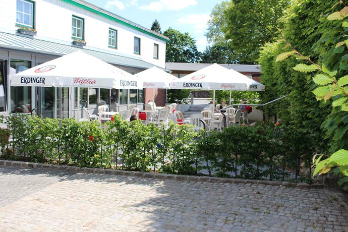 Imagen de los exteriores del Hotel Carstens. Foto 15