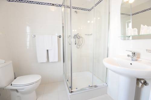 Imagen de la habitación del Hotel Casa Dos Arcos. Foto 13