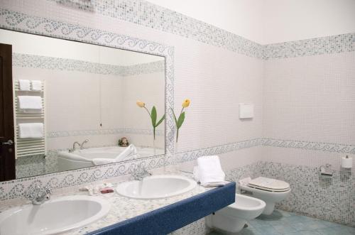 Imagen de la habitación del Hotel Castello Torre in Pietra. Foto 6