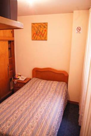 Imagen de la habitación del Hotel Catalina Real. Foto 3