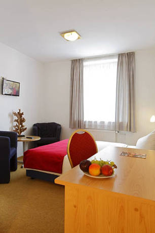 Imagen de la habitación del Hotel Celina. Foto 9