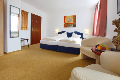 Imagen de la habitación del Hotel Celina. Foto 10