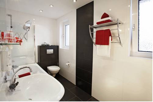 Imagen de la habitación del Hotel Celina. Foto 14