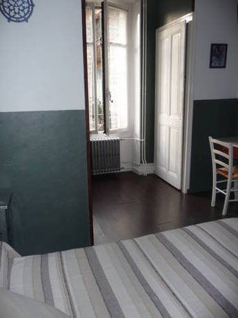 Imagen de la habitación del Hotel Central, Annecy. Foto 3