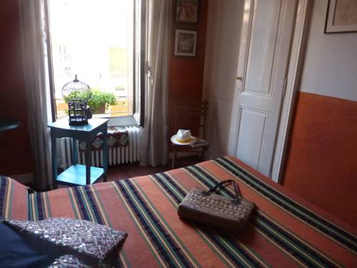 Imagen de la habitación del Hotel Central, Annecy. Foto 8