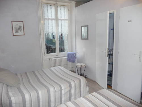 Imagen de la habitación del Hotel Central, Annecy. Foto 10