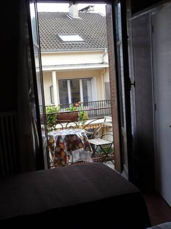 Imagen de la habitación del Hotel Central, Annecy. Foto 11