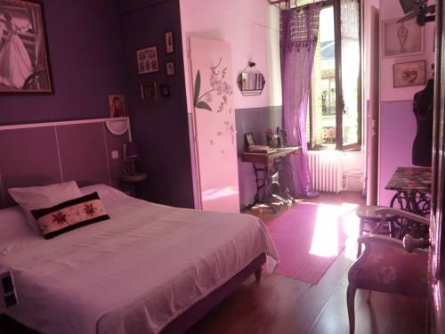 Imagen de la habitación del Hotel Central, Annecy. Foto 15