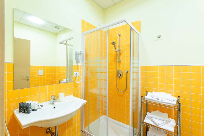 Imagen de la habitación del Hotel Central Lodge. Foto 12