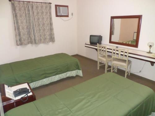 Imagen de la habitación del Hotel Chaillot. Foto 8