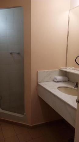 Imagen de la habitación del Hotel Chaillot. Foto 9