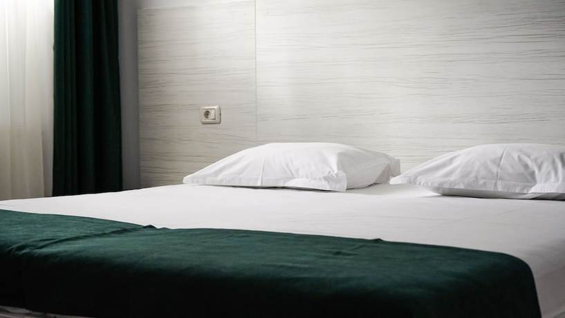 Imagen de la habitación del Hotel Cirus. Foto 5