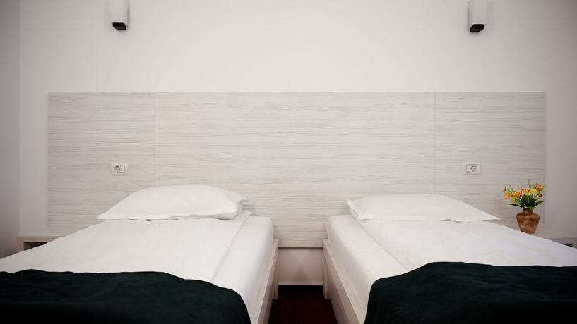 Imagen de la habitación del Hotel Cirus. Foto 6