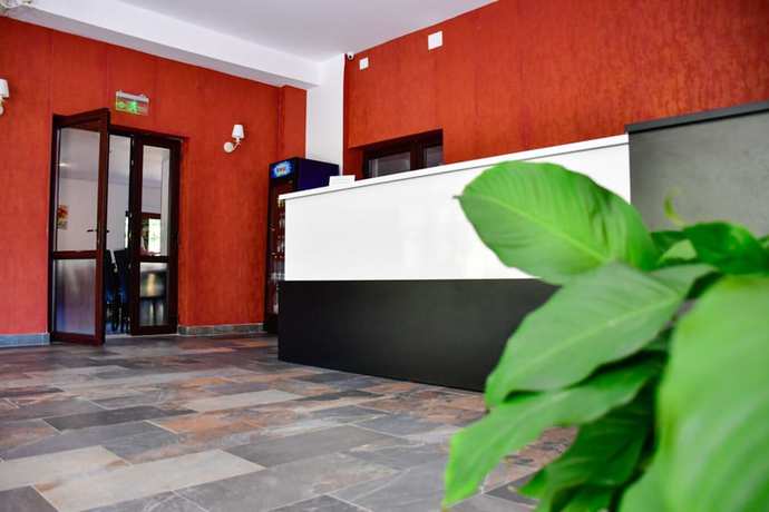 Imagen de los interiores del Hotel Cirus. Foto 20