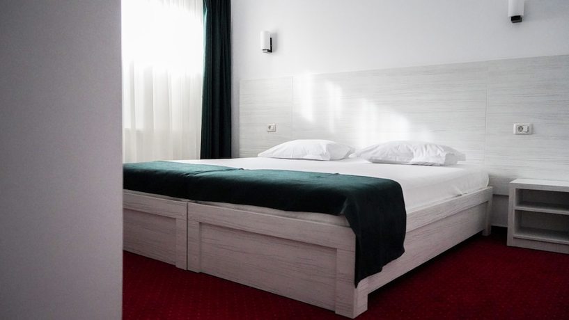 Imagen de la habitación del Hotel Cirus. Foto 16