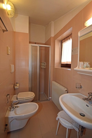 Imagen de la habitación del Hotel Comelico. Foto 14