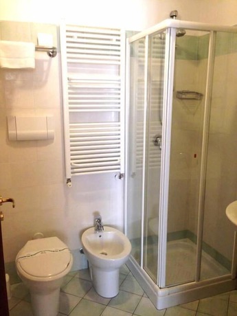 Imagen de la habitación del Hotel Conte Ruggero. Foto 6
