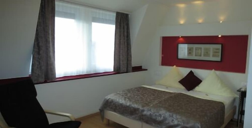 Imagen de la habitación del Hotel Corsten. Foto 10